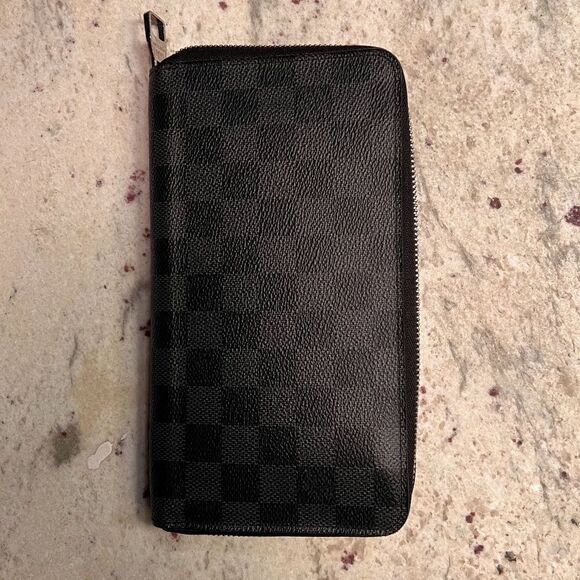 Louis Vuitton Zippy Organizer
Damier Graphite Canvas Black - Picture 5 of 9